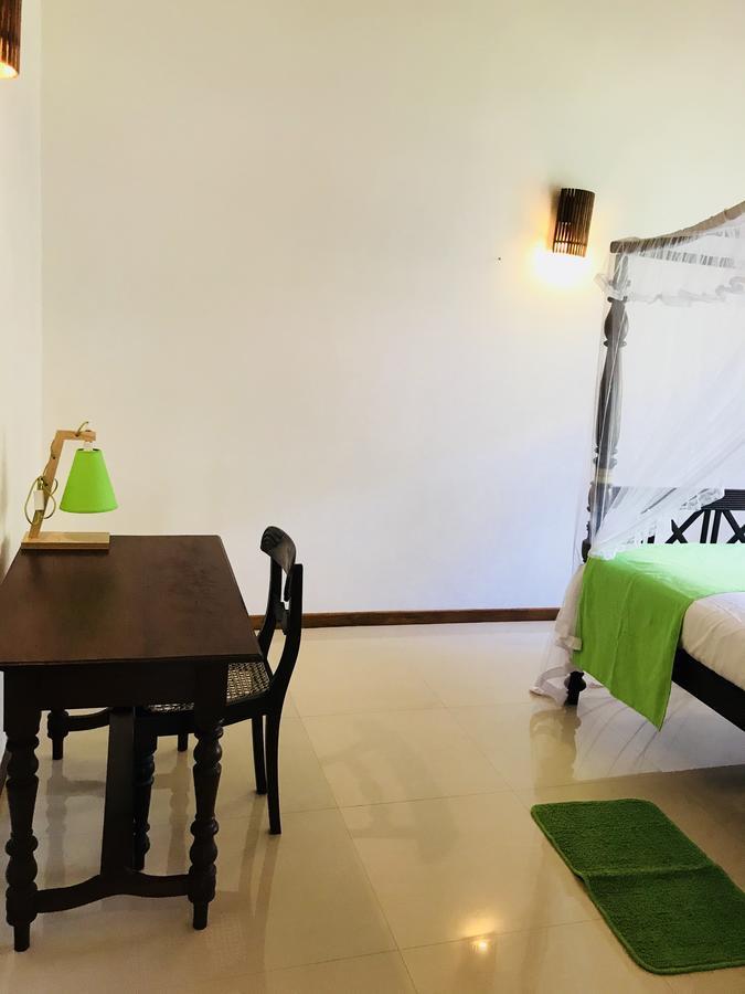Neli Guests House Hotell Unawatuna Eksteriør bilde