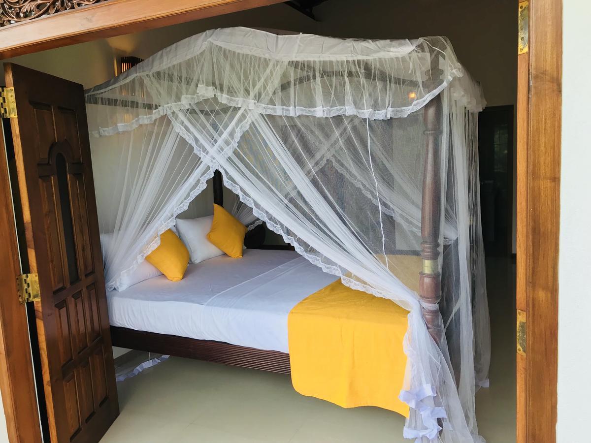 Neli Guests House Hotell Unawatuna Eksteriør bilde
