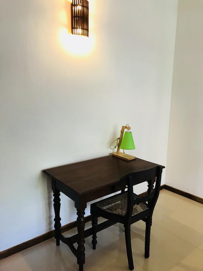 Neli Guests House Hotell Unawatuna Eksteriør bilde