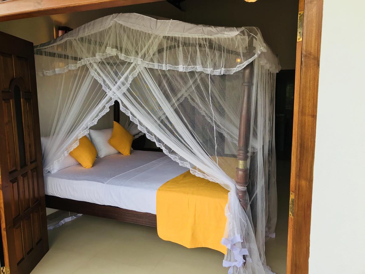 Neli Guests House Hotell Unawatuna Eksteriør bilde