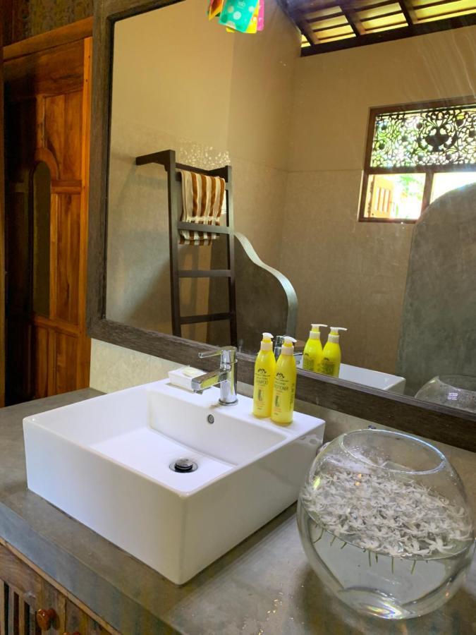 Neli Guests House Hotell Unawatuna Eksteriør bilde