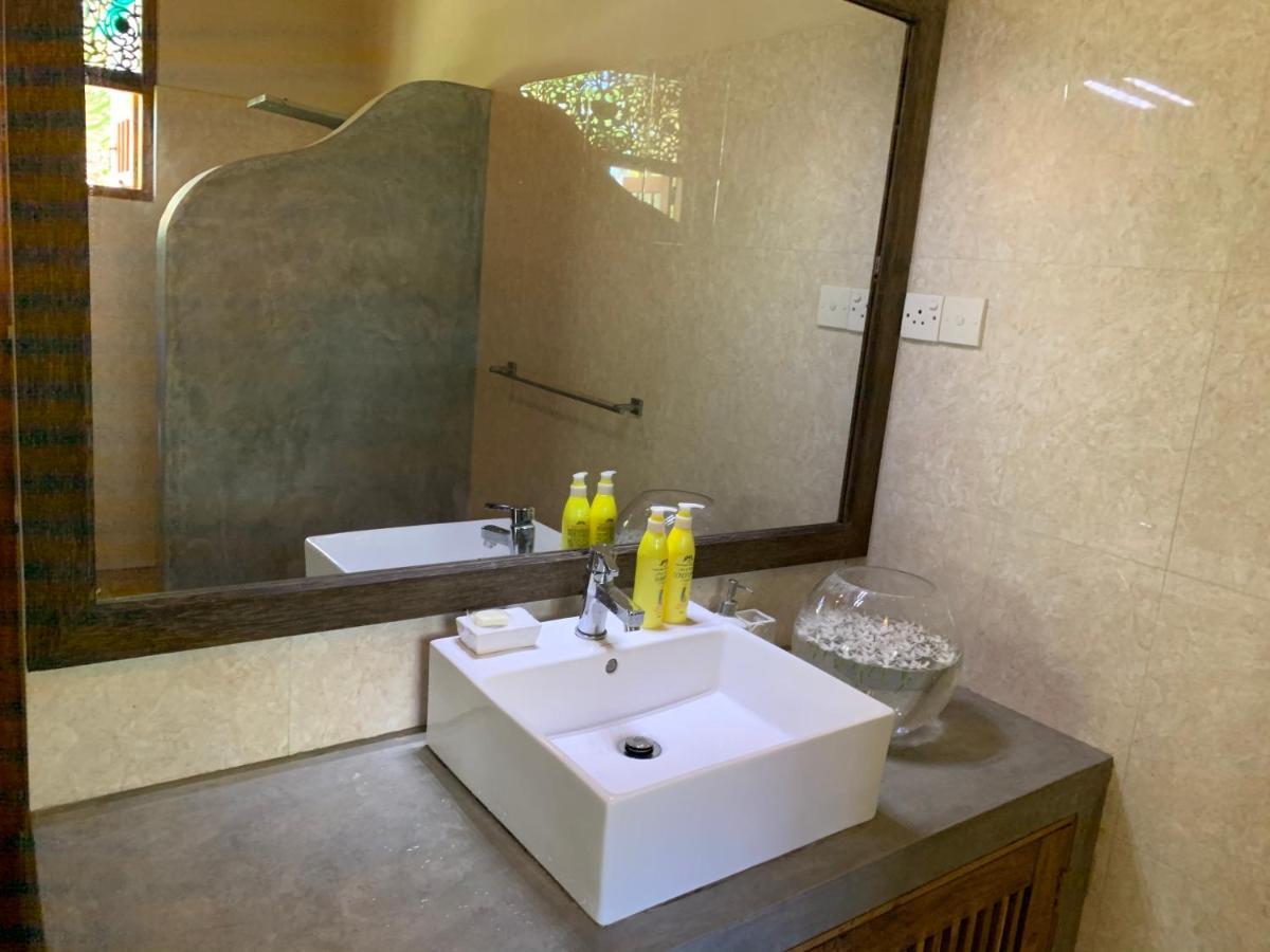Neli Guests House Hotell Unawatuna Eksteriør bilde